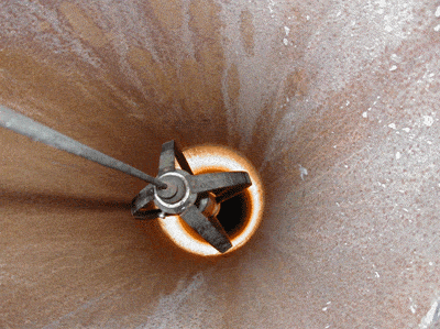 Videograbación de un pozo profundo de agua